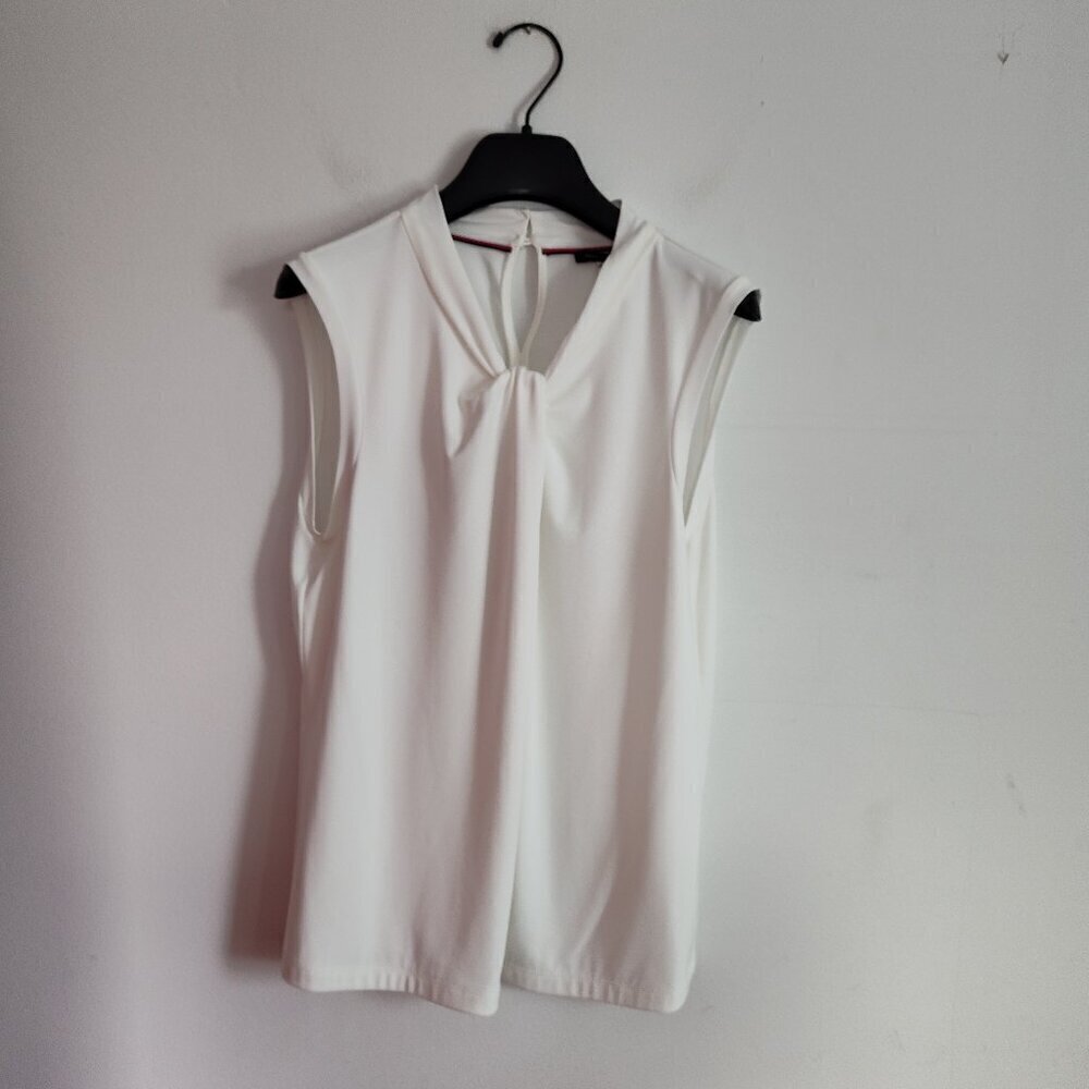 Ladies SZ L Tommy Hilfiger White Sleeveless Knit Blouse
